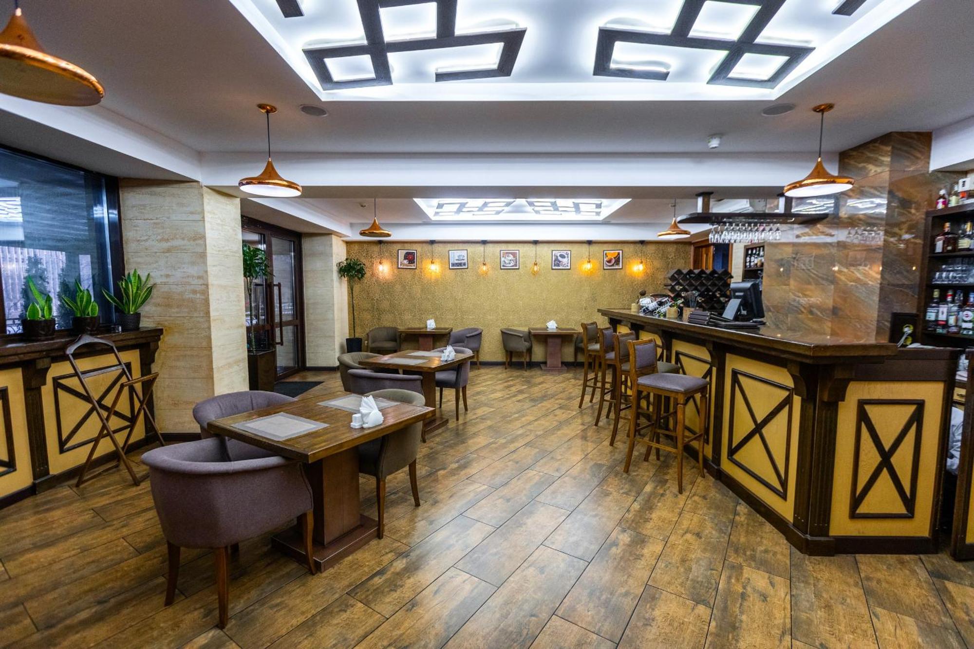 Plaza Hotel Алматы Экстерьер фото