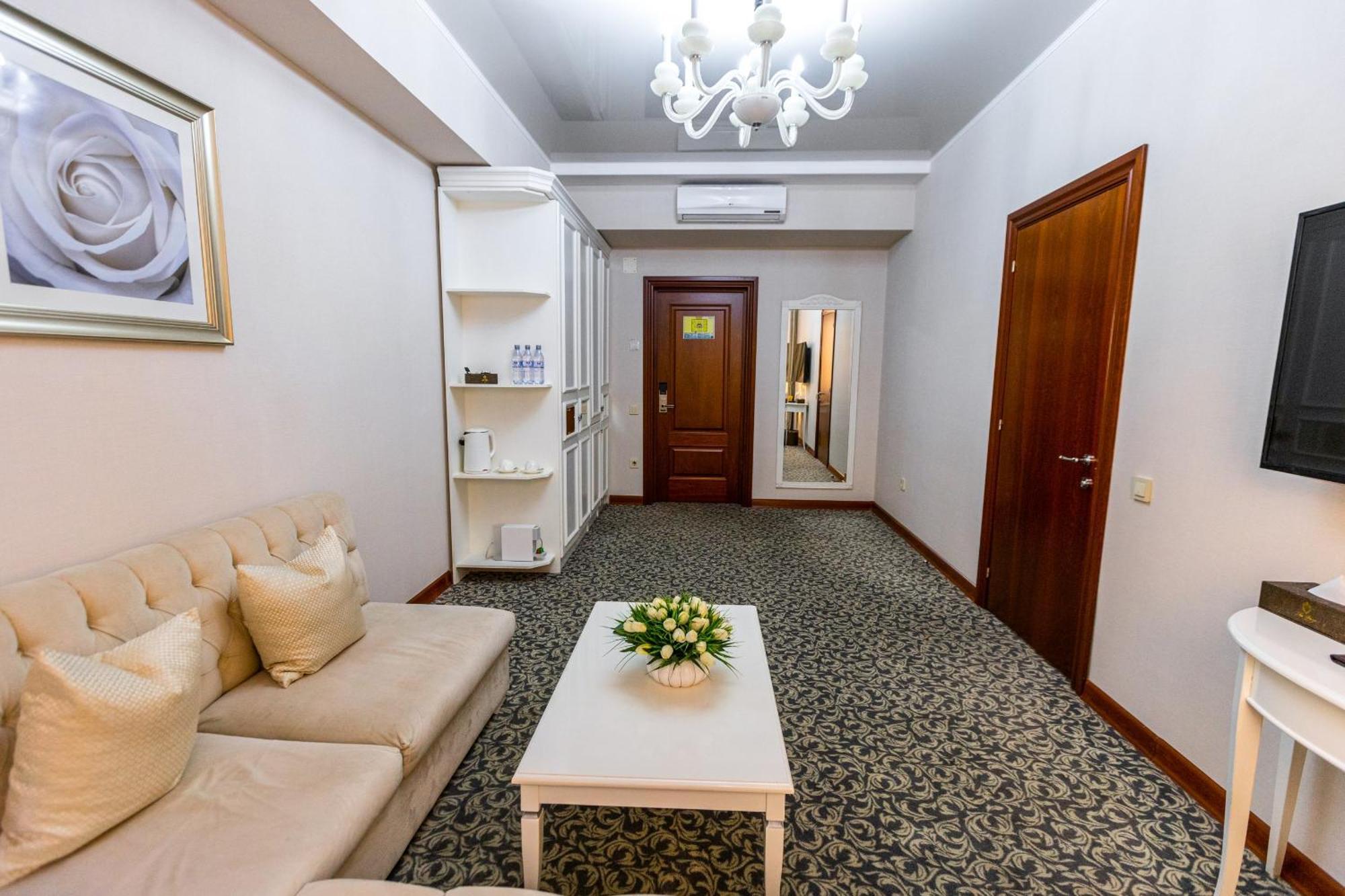 Plaza Hotel Алматы Номер фото