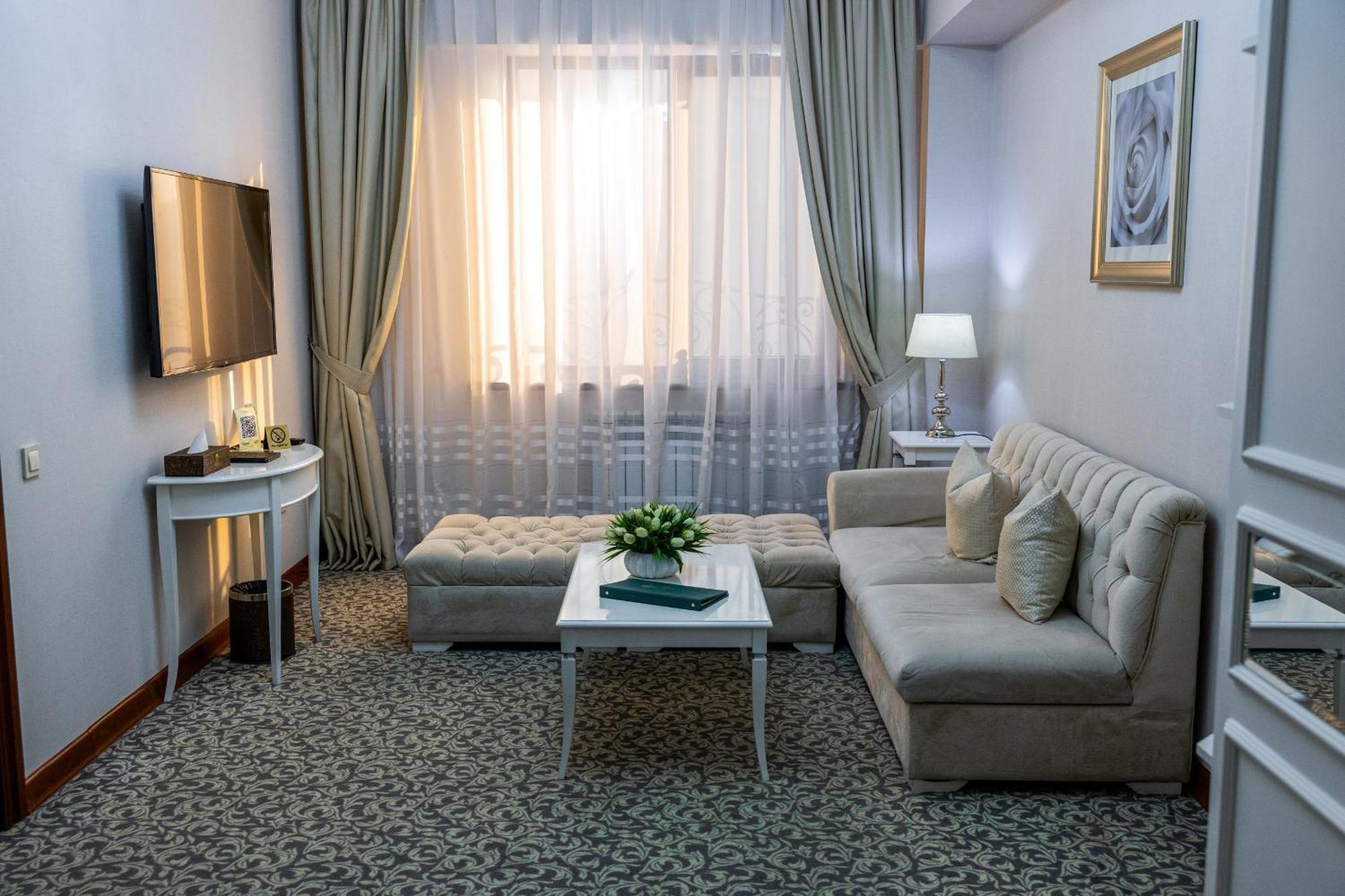 Plaza Hotel Алматы Номер фото