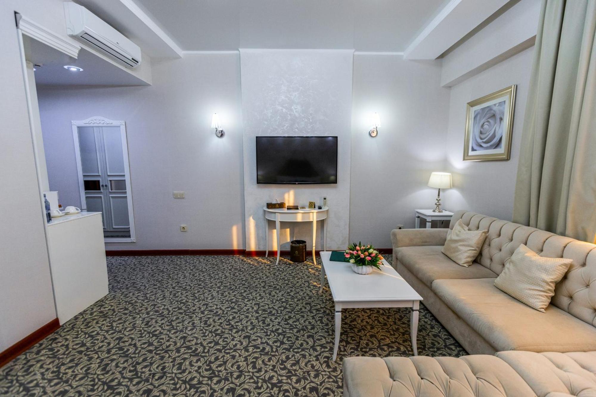 Plaza Hotel Алматы Номер фото