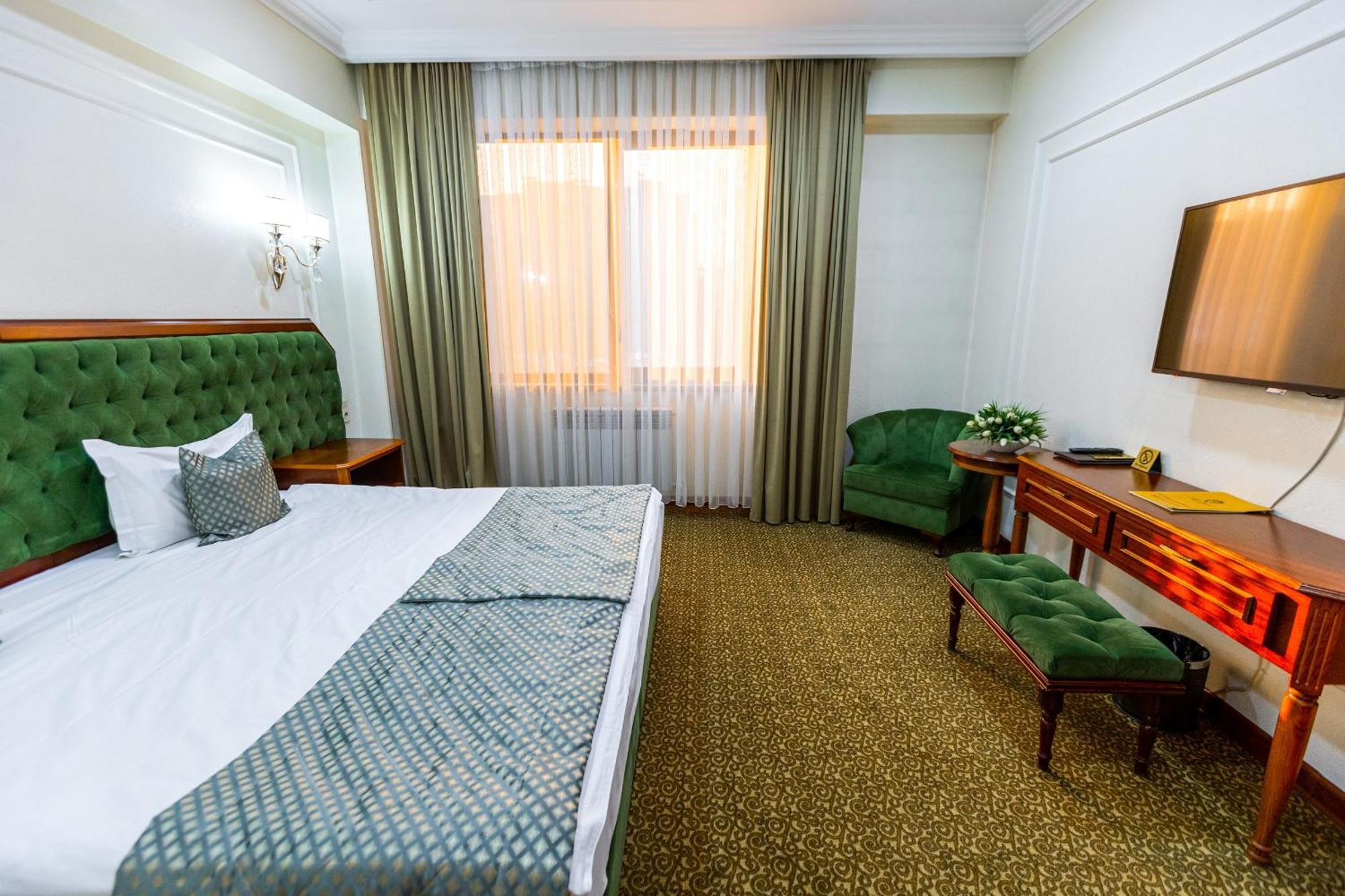 Plaza Hotel Алматы Номер фото