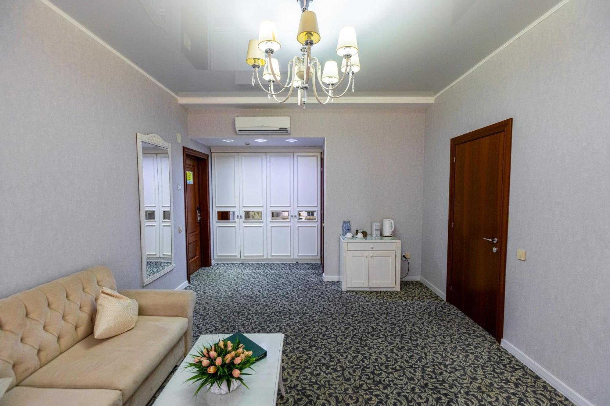 Plaza Hotel Алматы Экстерьер фото