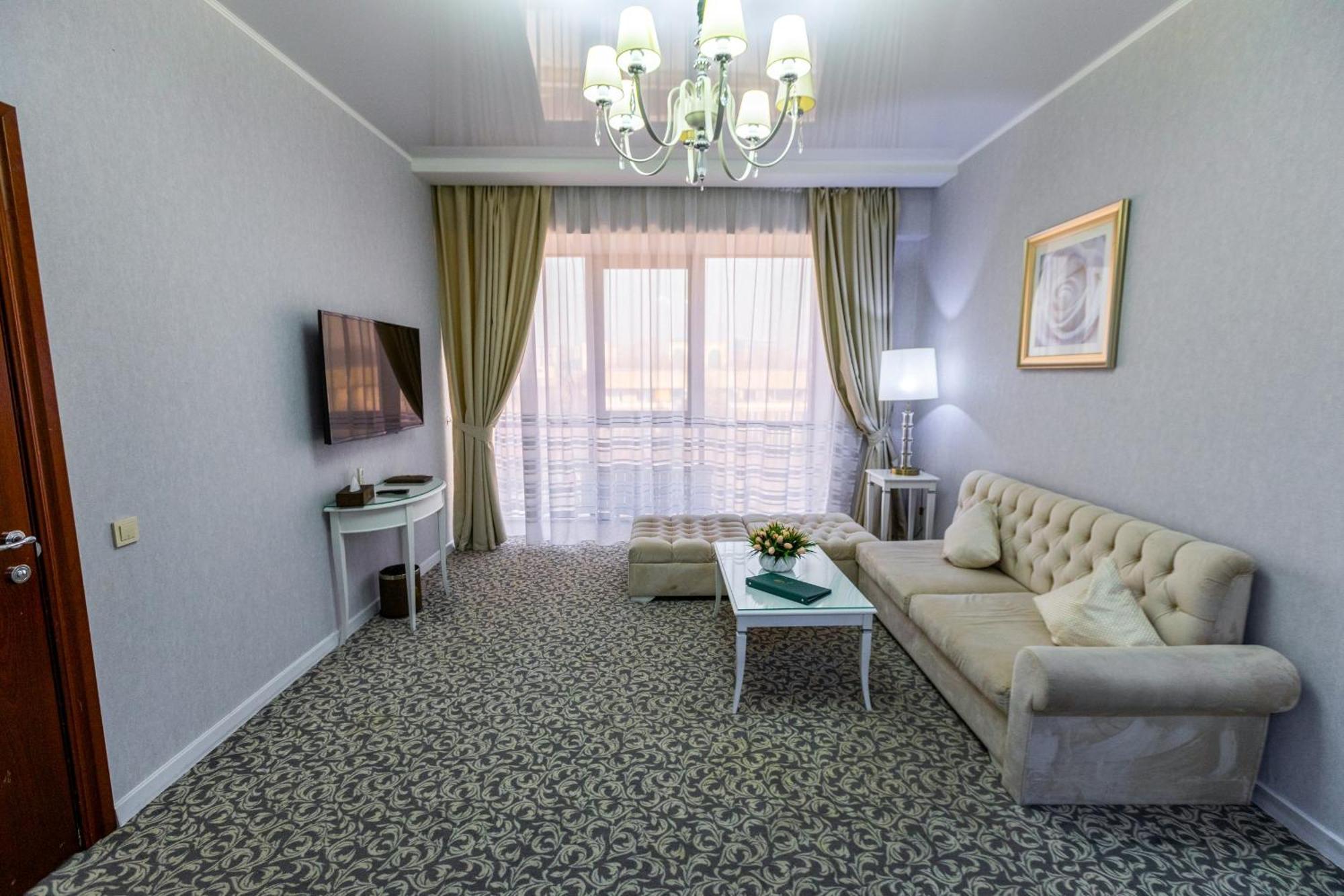 Plaza Hotel Алматы Экстерьер фото