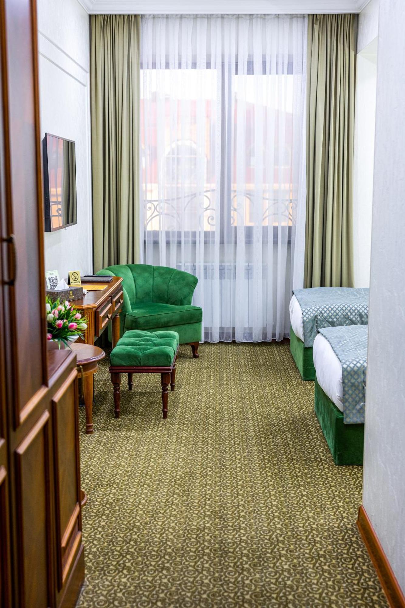 Plaza Hotel Алматы Номер фото