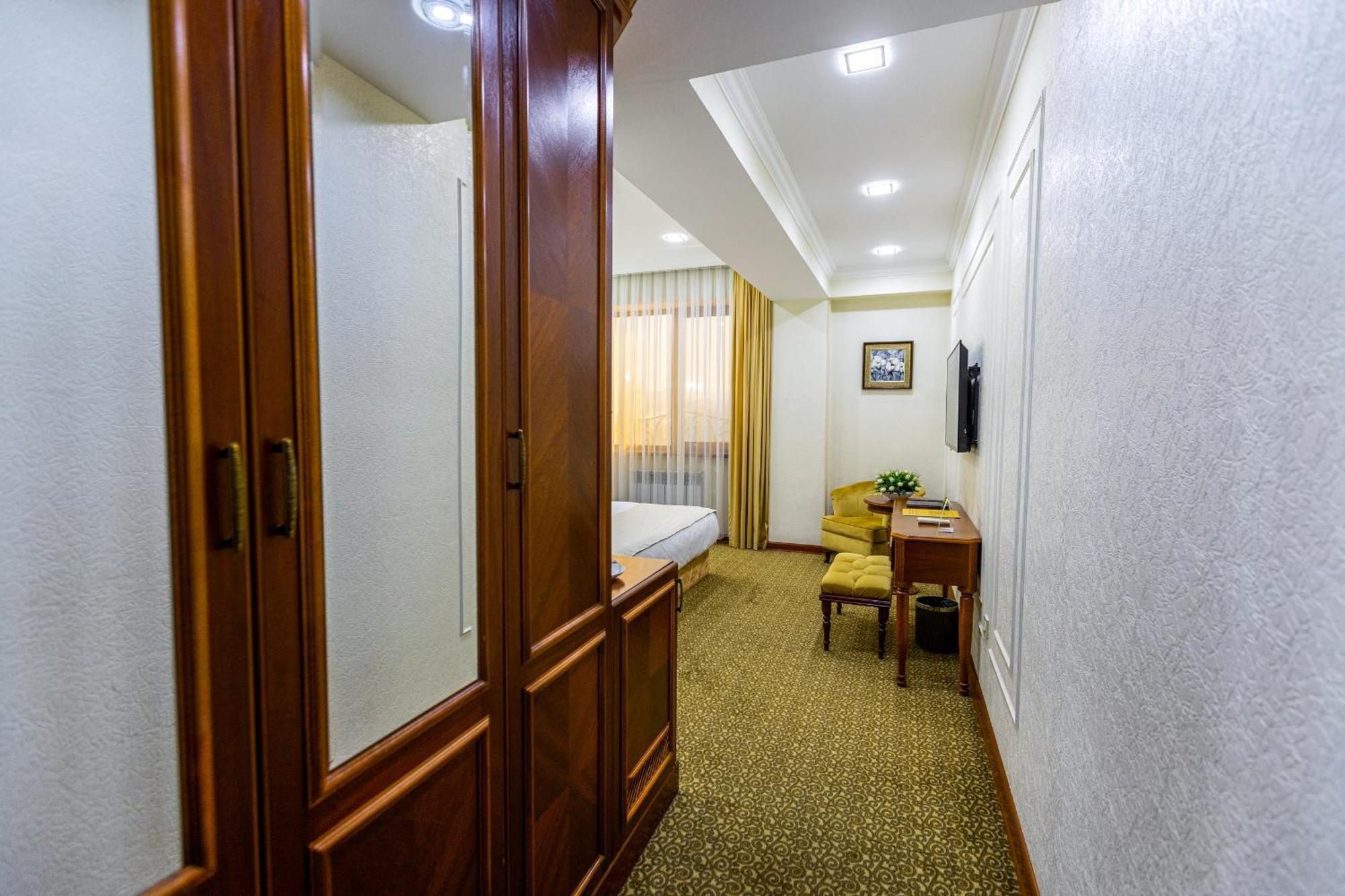 Plaza Hotel Алматы Номер фото